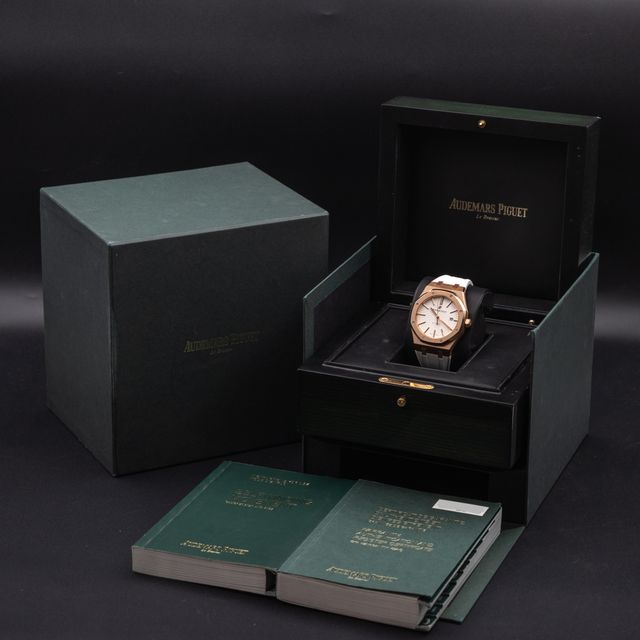 Audemars Piguet Royal Oak 15400OR.OO.D088CR.01 Image 5